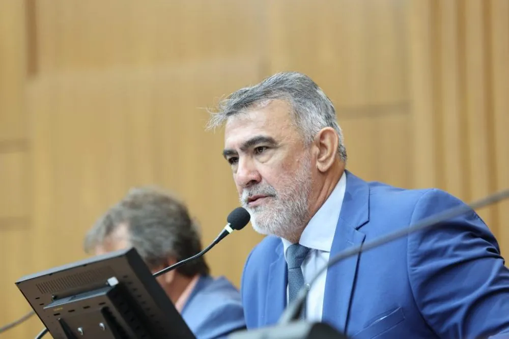 Deputado Amélio Cayres solicita instalação de sinal de telefonia e internet para Centro dos Ferreiras