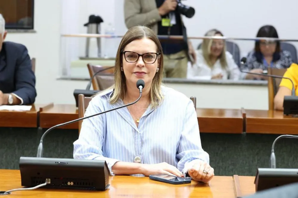 Projeto de Lei de Claudia Lelis garante atendimento odontológico prioritário a mulheres vítimas de violência doméstica